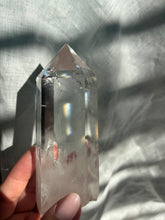 Load image into Gallery viewer, Clear Quartz Point