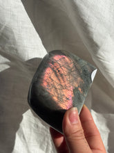 Load image into Gallery viewer, Labradorite Freeform