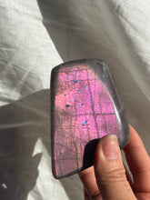 Load image into Gallery viewer, Labradorite Freeform