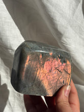 Load image into Gallery viewer, Labradorite Freeform