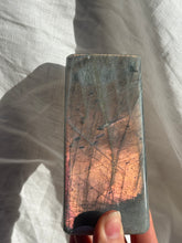 Load image into Gallery viewer, Labradorite Freeform