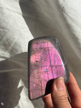 Load image into Gallery viewer, Labradorite Freeform