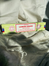 Load image into Gallery viewer, Satya Lemongrass Incense 15g