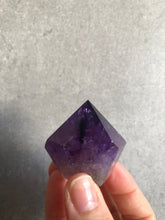 Load image into Gallery viewer, Amethyst Generator