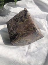 Load image into Gallery viewer, Silk Fluorite Cube
