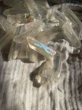 Load image into Gallery viewer, Angel Aura Quartz Point