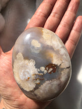 Load image into Gallery viewer, Flower Agate Palm Stone
