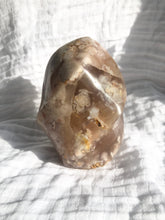 Load image into Gallery viewer, Flower Agate Flame