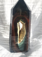 Load image into Gallery viewer, Agate Geode Tower