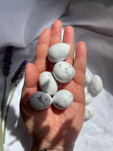 Load image into Gallery viewer, Howlite Tumble