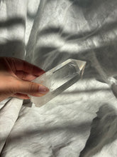 Load image into Gallery viewer, Clear Quartz Point
