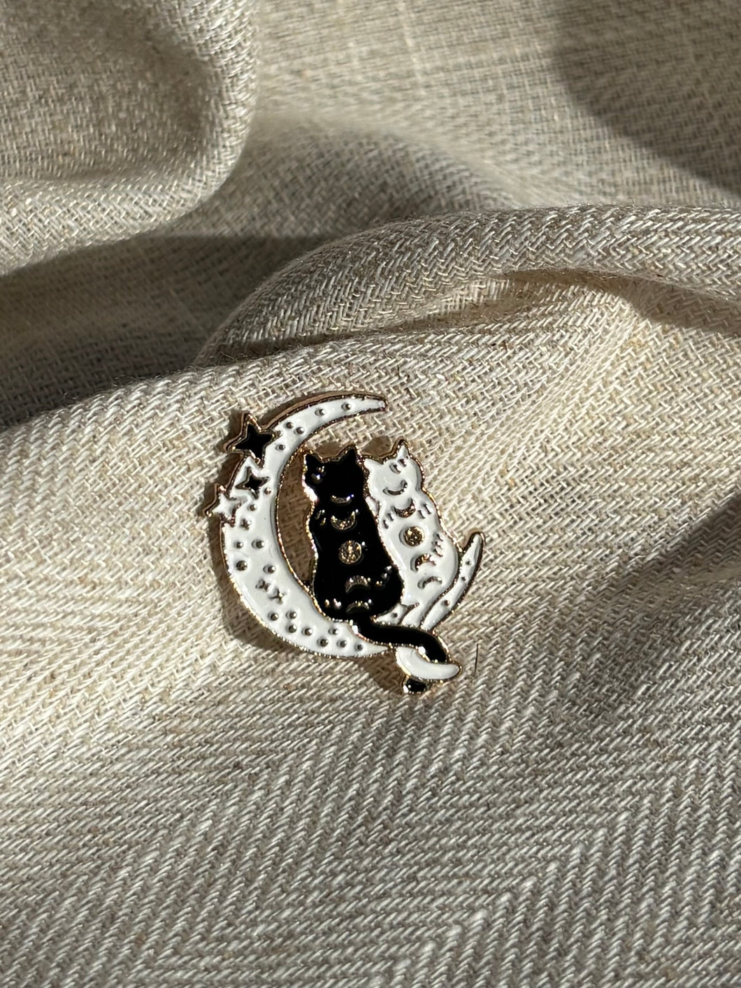 Cat Lovers Enamel Pin