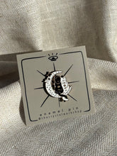 Load image into Gallery viewer, Cat Lovers Enamel Pin
