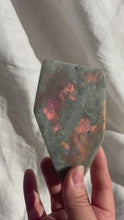Load and play video in Gallery viewer, Labradorite Freeform
