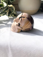 Load image into Gallery viewer, Mookaite Jasper Skull
