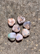 Load image into Gallery viewer, Flower Agate Mini Heart
