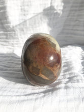 Load image into Gallery viewer, Agate Skull
