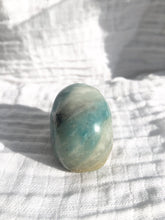 Load image into Gallery viewer, Sky Blue Quartz Skull
