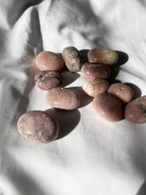 Load image into Gallery viewer, Pink Amethyst Tumble
