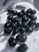Load image into Gallery viewer, Black Obsidian Tumble
